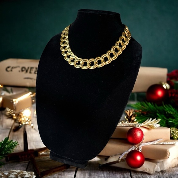 Napier Gold Tone Large Link Chocker Necklace EUC - Picture 4 of 9